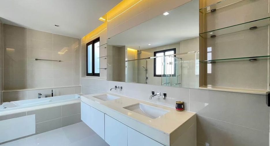 For rent 5 bedrooms house in Bang Sue, Bangkok