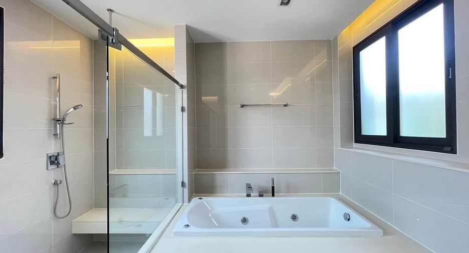 For rent 5 bedrooms house in Bang Sue, Bangkok