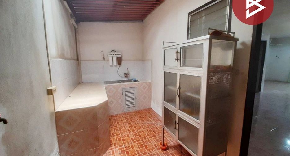 Reihenhaus zum Kauf mit 2 Zimmer in Si Racha, Chonburi