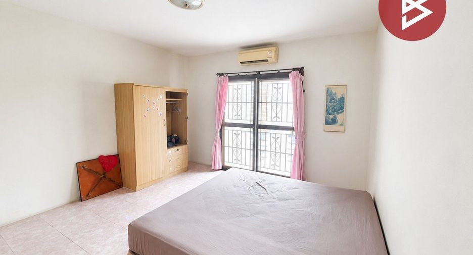 Reihenhaus zum Kauf mit 2 Zimmer in Si Racha, Chonburi