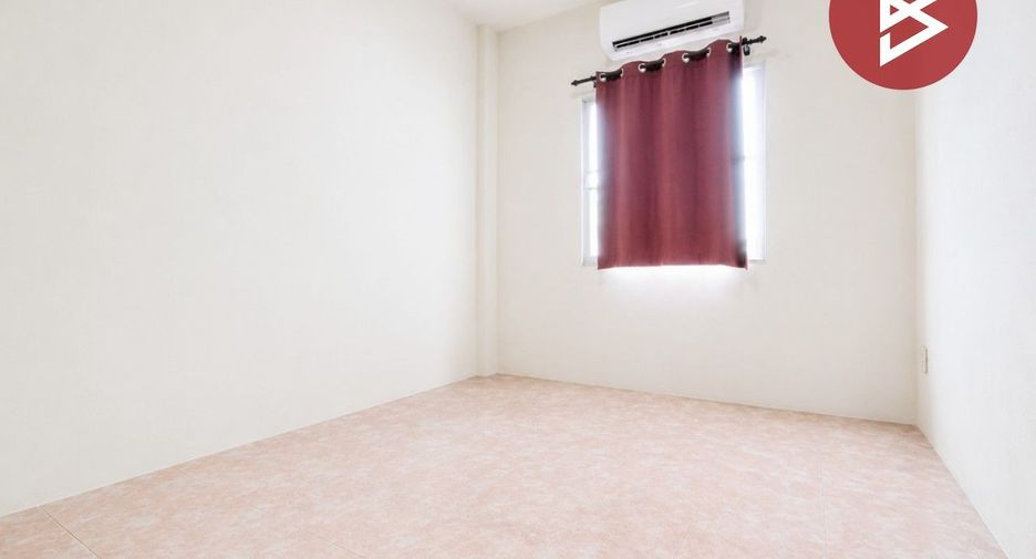 Reihenhaus zum Kauf mit 2 Zimmer in Si Racha, Chonburi