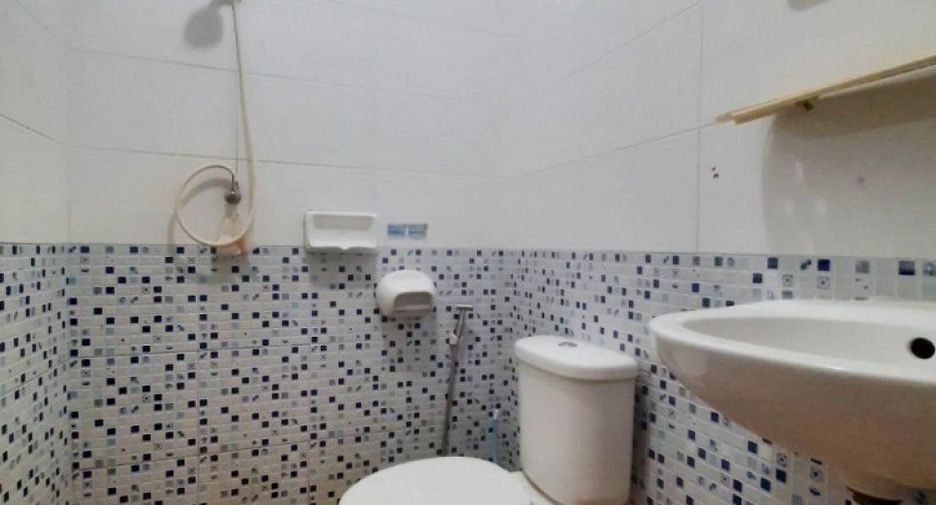 Reihenhaus zum Kauf mit 2 Zimmer in Si Racha, Chonburi