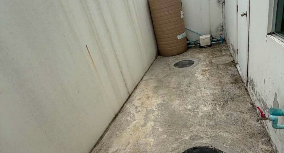 出售 3 卧室 联排别墅 在 Nong Chok, 曼谷