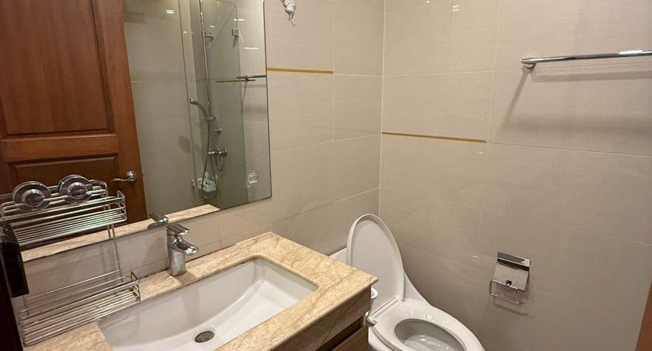For rent 2 ベッドルーム condo in Huai Khwang, Bangkok