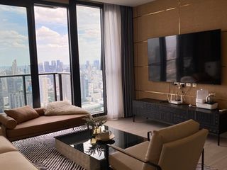 For rent 3 bedrooms condo in Huai Khwang, Bangkok
