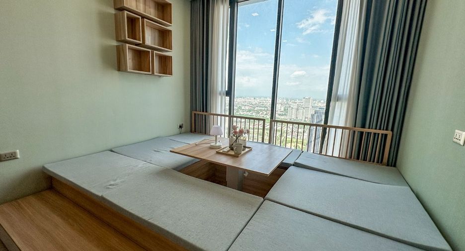 For rent 3 ベッドルーム condo in Huai Khwang, Bangkok