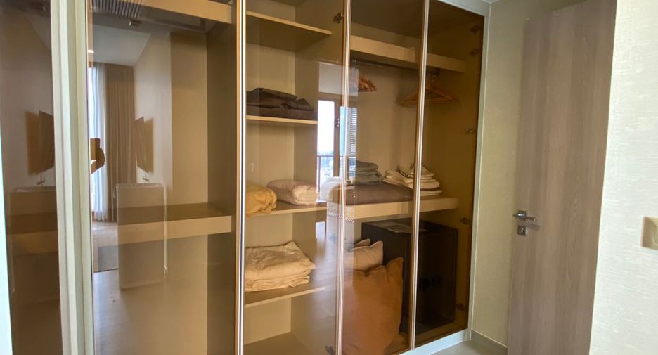 For rent 3 ベッドルーム condo in Huai Khwang, Bangkok