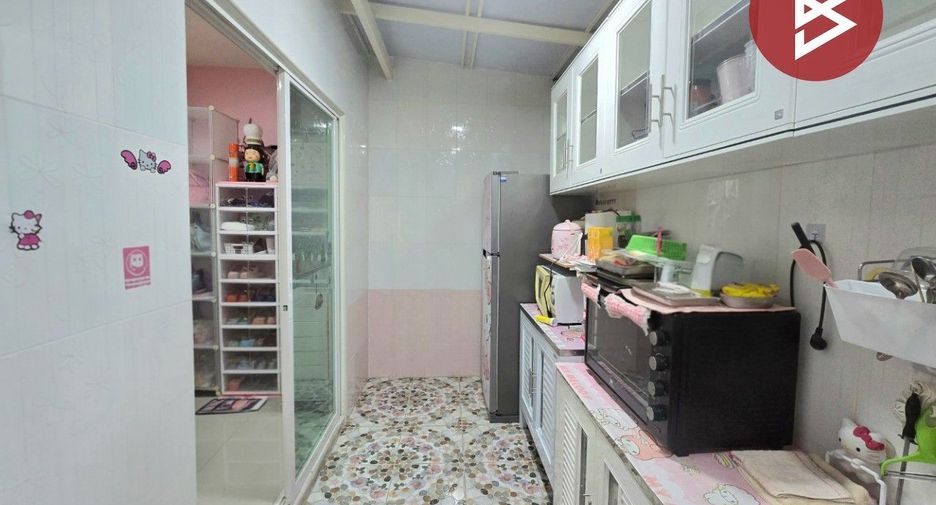 For sale 3 bedrooms townhouse in Phra Samut Chedi, Samut Prakan