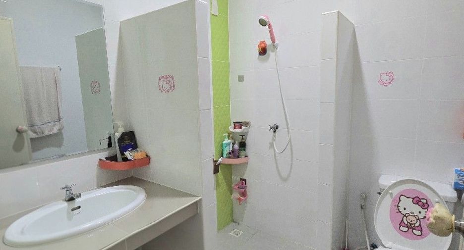 For sale 3 bedrooms townhouse in Phra Samut Chedi, Samut Prakan