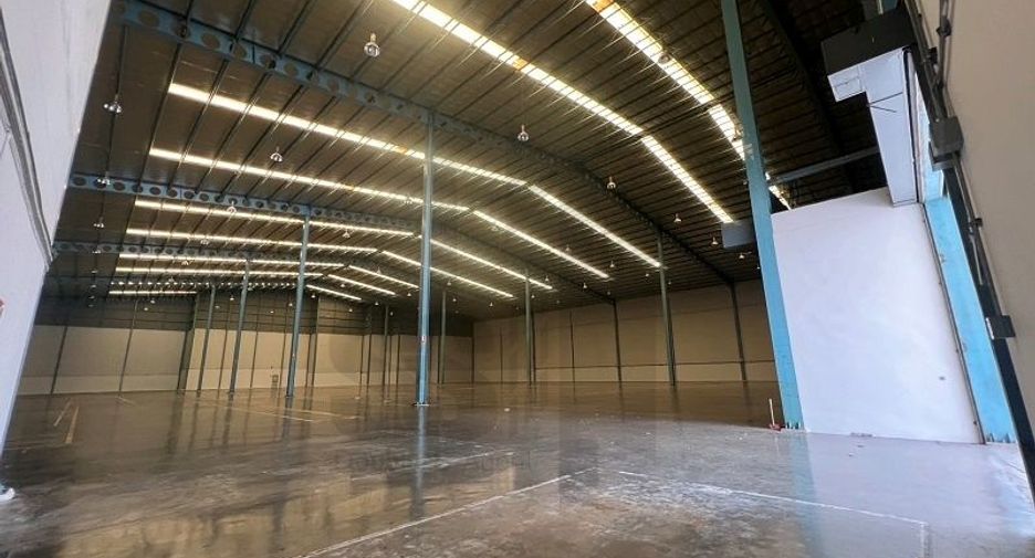 For rent 4 bedrooms warehouse in Bang Phli, Samut Prakan