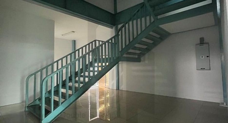 For rent 4 bedrooms warehouse in Bang Phli, Samut Prakan