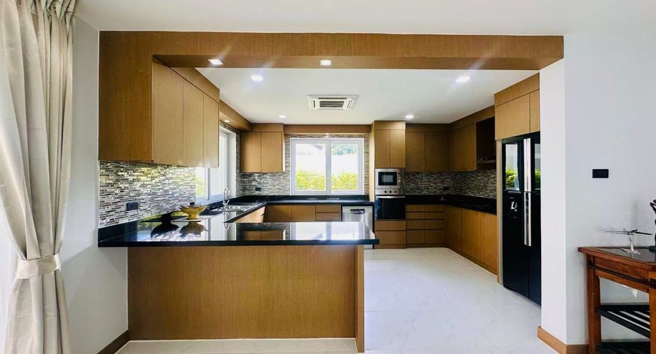 For sale 4 bedrooms house in Bang Lamung, Chonburi