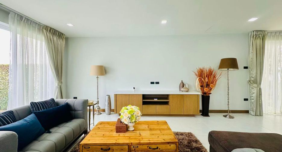 For sale 4 bedrooms house in Bang Lamung, Chonburi