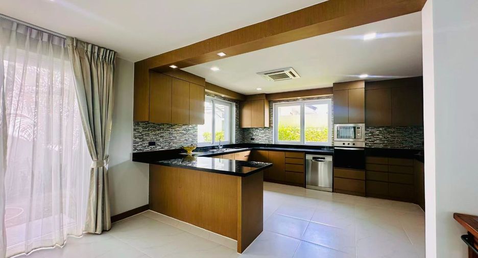 For sale 4 bedrooms house in Bang Lamung, Chonburi