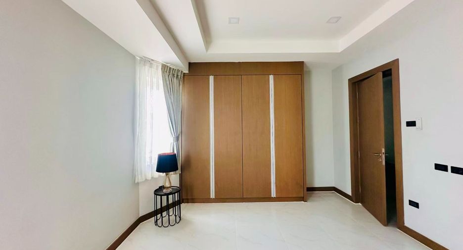 For sale 4 bedrooms house in Bang Lamung, Chonburi