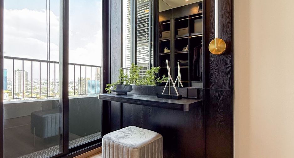 For sale 1 bed condo in Phaya Thai, Bangkok