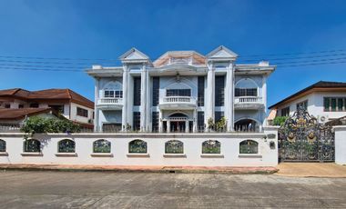 Casa en venta de 10 habitaciones en Chatuchak, Bangkok