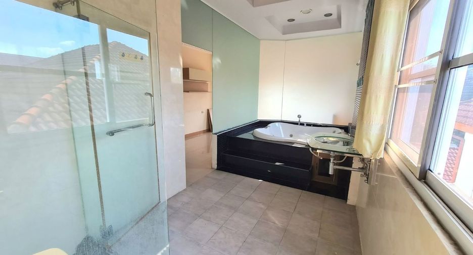 Casa en venta de 10 habitaciones en Chatuchak, Bangkok