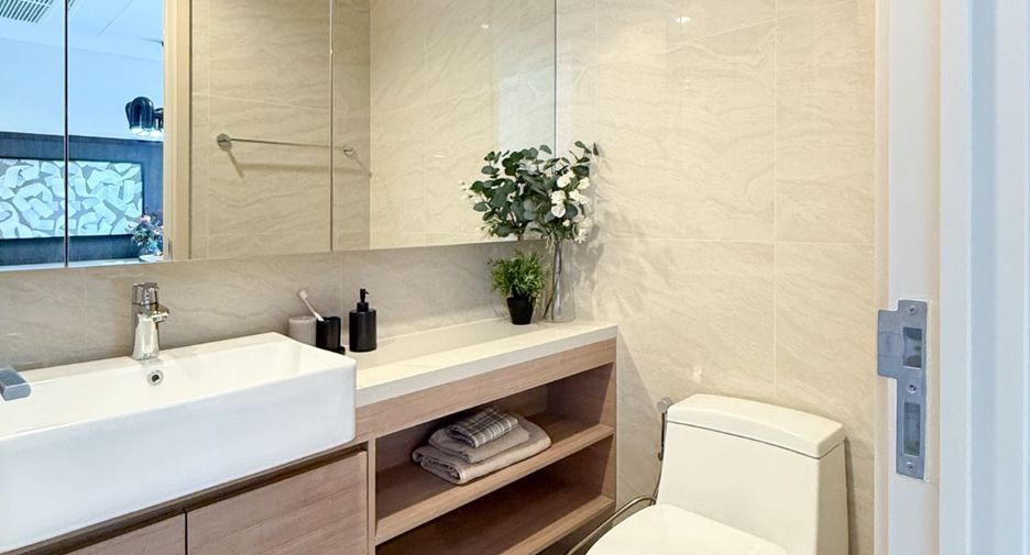 For sale 1 bed condo in Phaya Thai, Bangkok