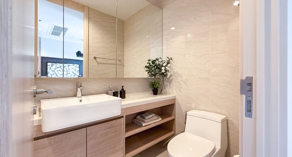 For sale 1 bed condo in Phaya Thai, Bangkok