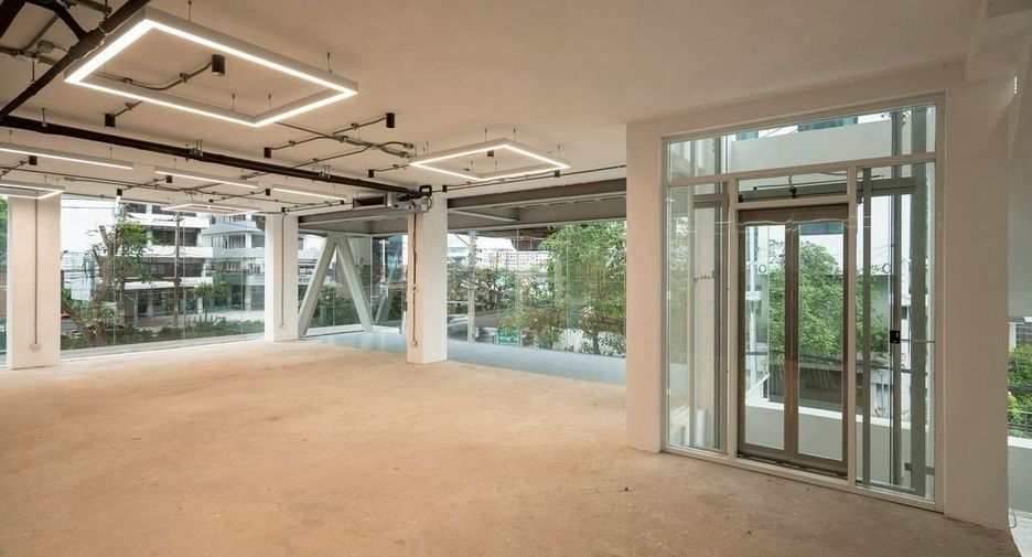 Local comercial en alquiler y en venta en Suan Luang, Bangkok