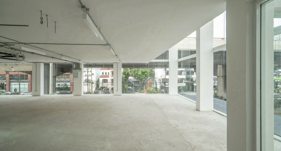 Local comercial en alquiler y en venta en Suan Luang, Bangkok