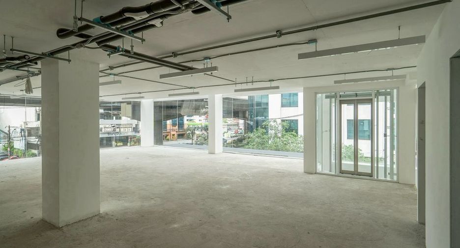 Local comercial en alquiler y en venta en Suan Luang, Bangkok