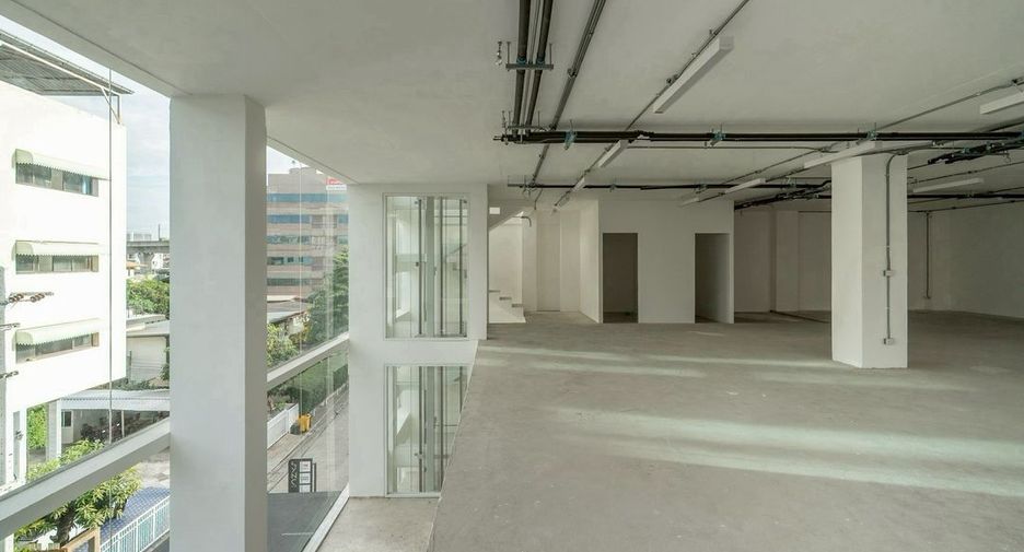 Local comercial en alquiler y en venta en Suan Luang, Bangkok