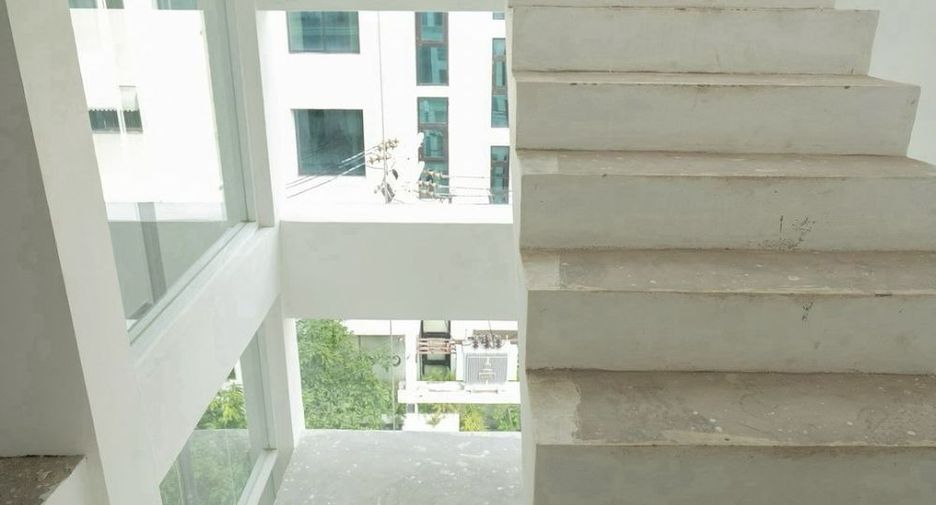 Local comercial en alquiler y en venta en Suan Luang, Bangkok