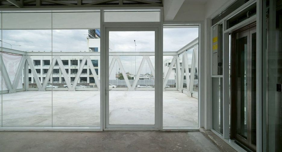 Local comercial en alquiler y en venta en Suan Luang, Bangkok