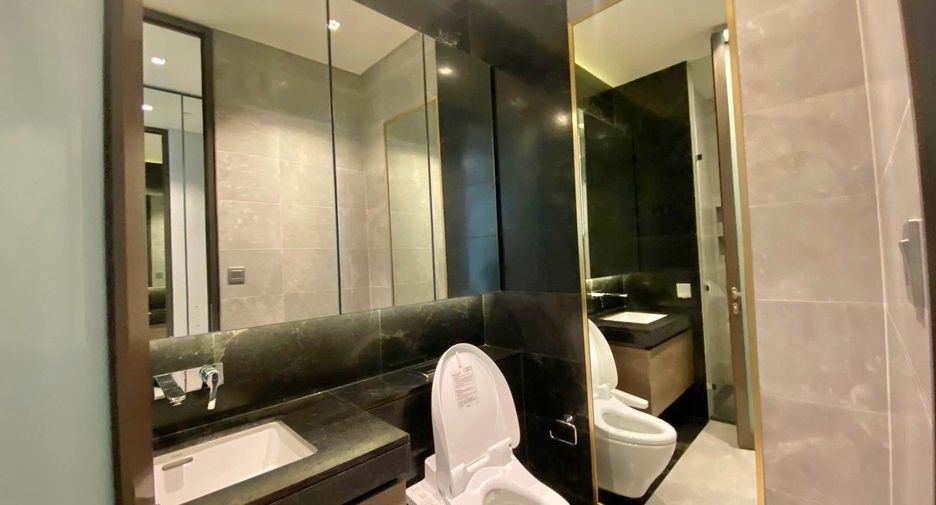 For rent 2 bedrooms condo in Pathum Wan, Bangkok