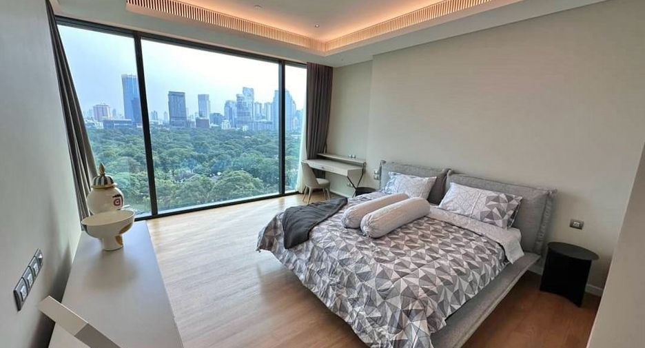 For rent 2 bedrooms condo in Pathum Wan, Bangkok