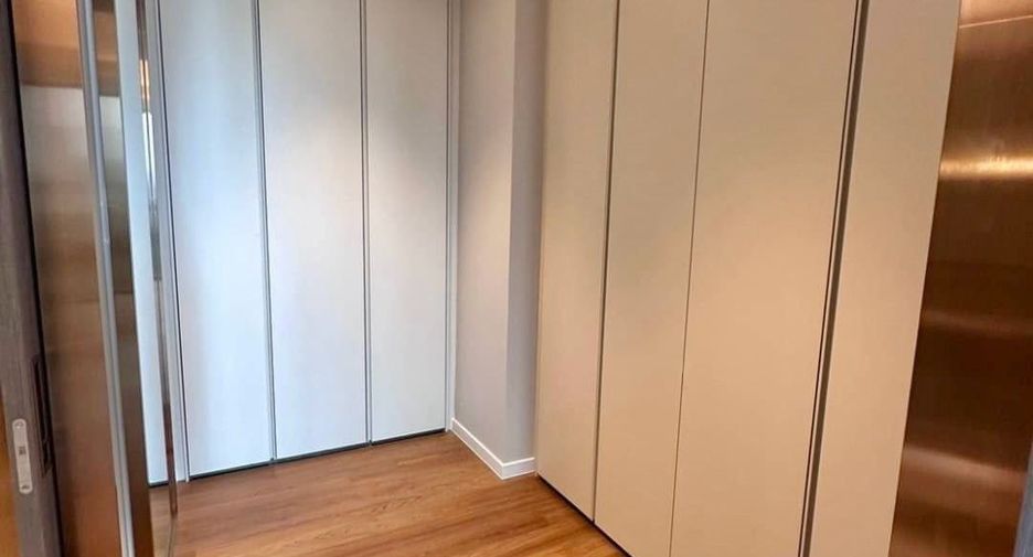 For rent 2 bedrooms condo in Pathum Wan, Bangkok