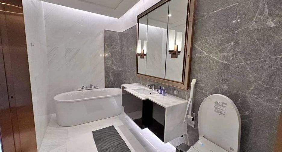 For rent 1 bed condo in Pathum Wan, Bangkok