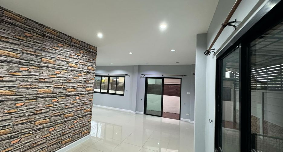 For sale 3 bedrooms villa in Mueang Rayong, Rayong
