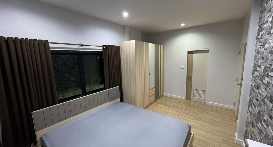 For sale 3 bedrooms villa in Mueang Rayong, Rayong