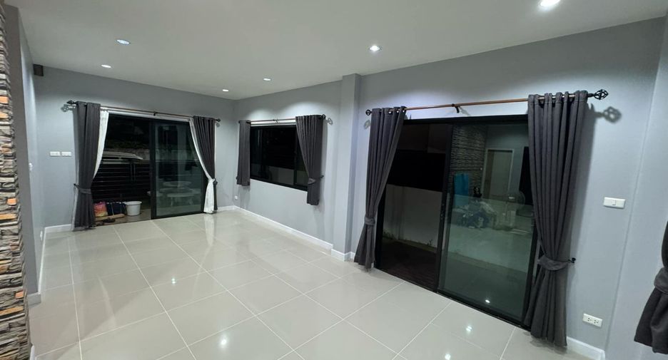 For sale 3 bedrooms villa in Mueang Rayong, Rayong
