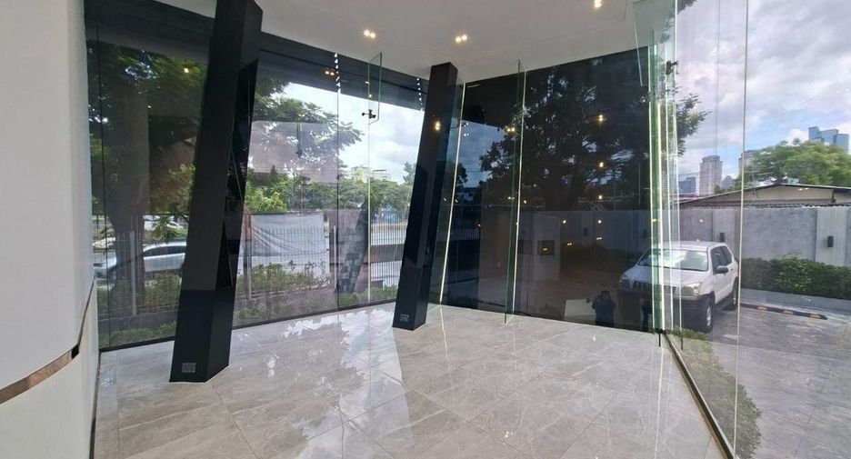 For rent retail Space in Sathon, Bangkok