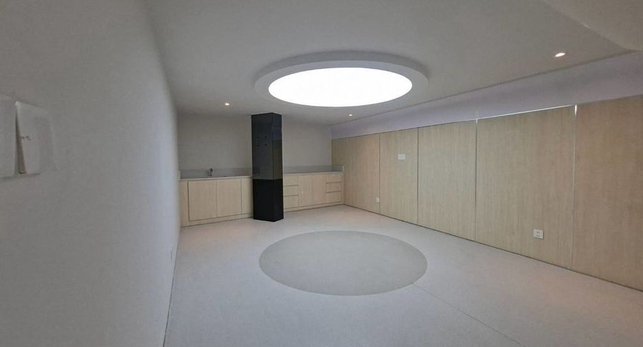 For rent retail Space in Sathon, Bangkok