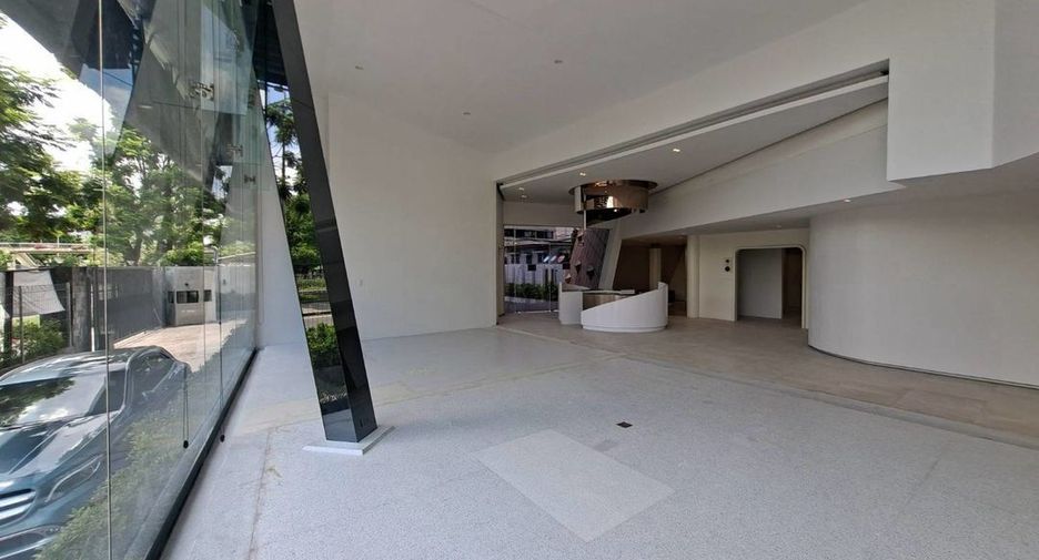 For rent retail Space in Sathon, Bangkok