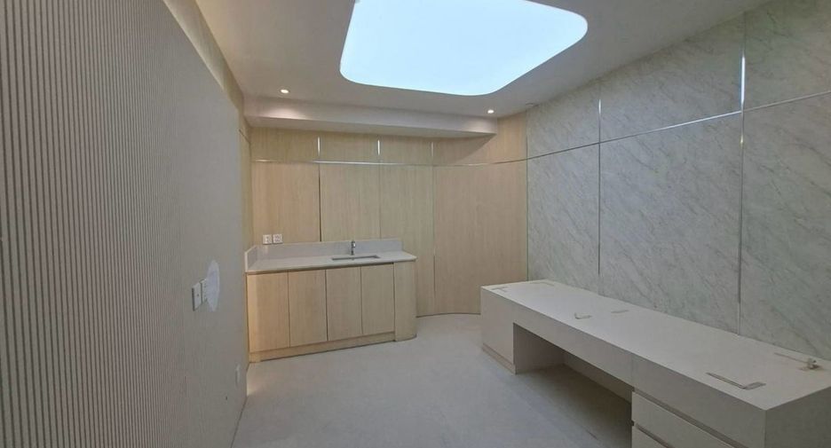 For rent retail Space in Sathon, Bangkok