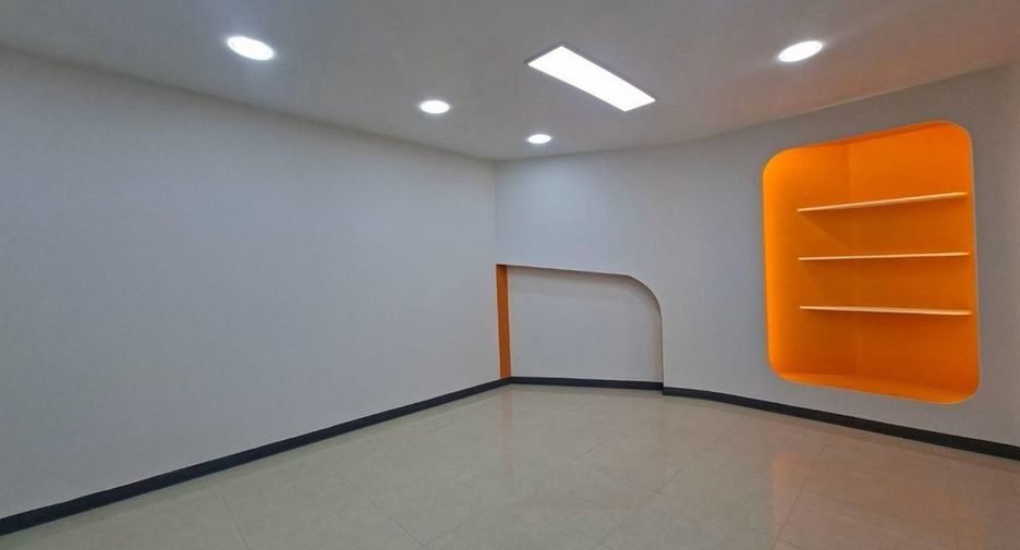 For rent retail Space in Sathon, Bangkok