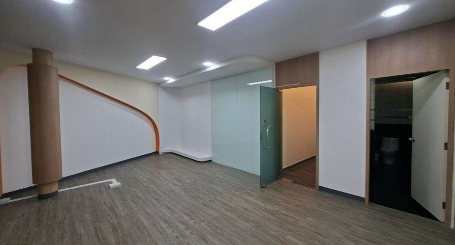 For rent retail Space in Sathon, Bangkok