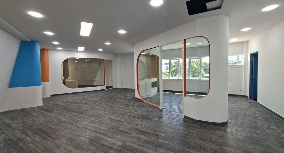 For rent retail Space in Sathon, Bangkok