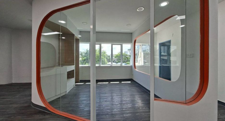 For rent retail Space in Sathon, Bangkok