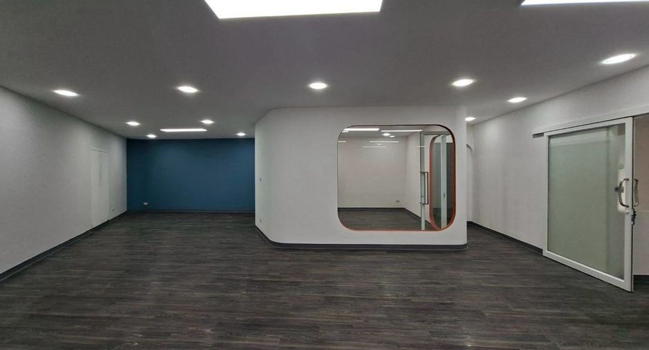 For rent retail Space in Sathon, Bangkok