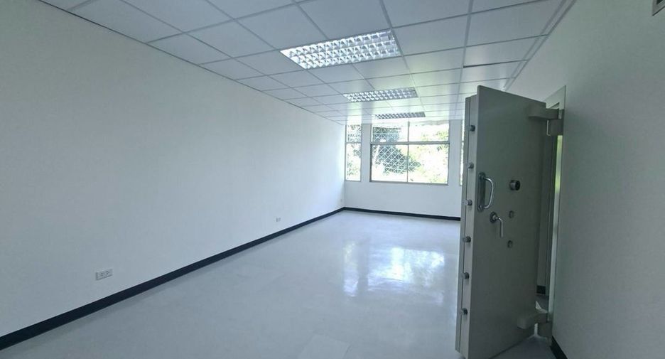 For rent retail Space in Yan Nawa, Bangkok