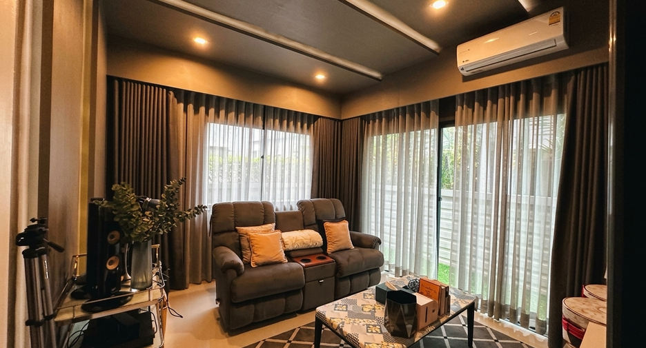 For rent 5 bedrooms house in Pak Kret, Nonthaburi