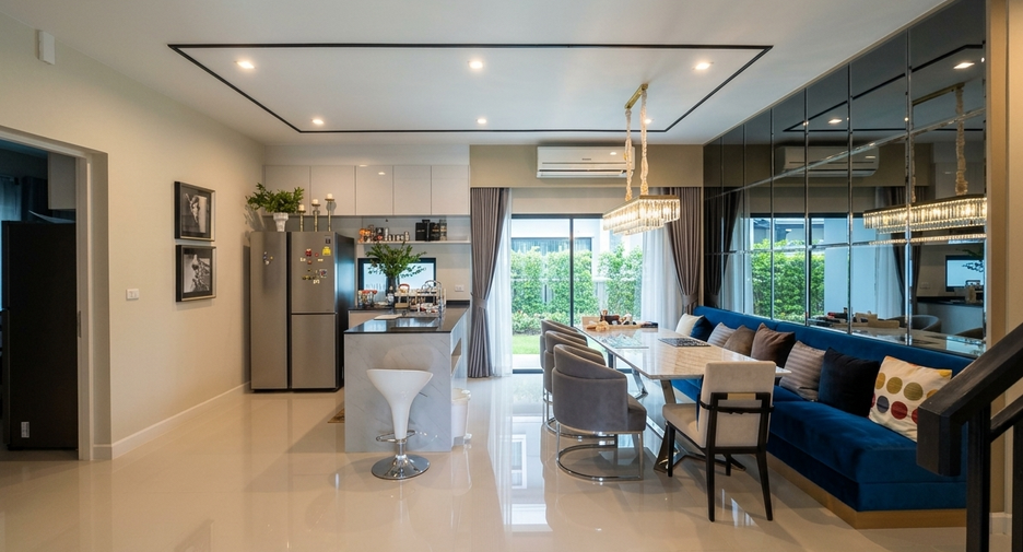 For rent 5 bedrooms house in Pak Kret, Nonthaburi