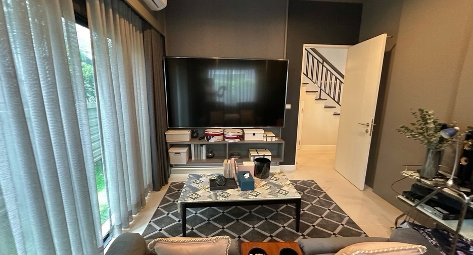 For sale 5 bedrooms house in Pak Kret, Nonthaburi